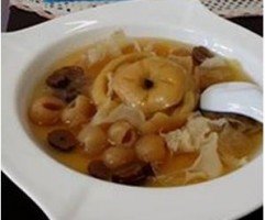 银耳桂圆红枣炖苹果